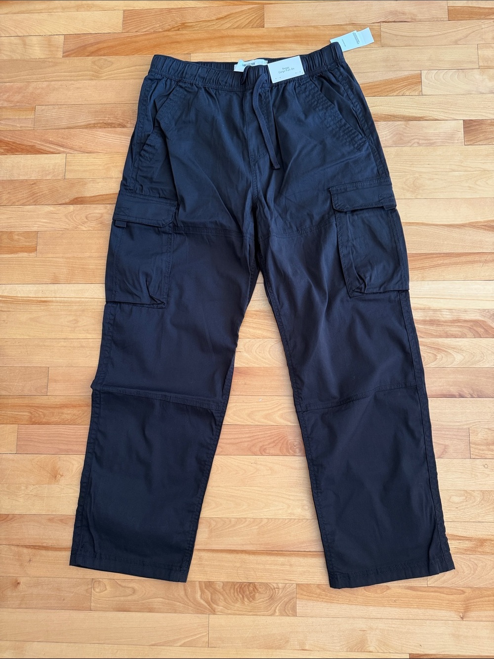 Hollister Black Men's Cargo Pants with Drawstring Waist